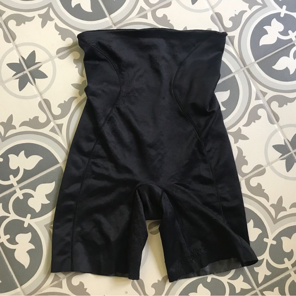 Maidenform Flexeees High Waist Thigh Slimmer (M) - Picture 2 of 11